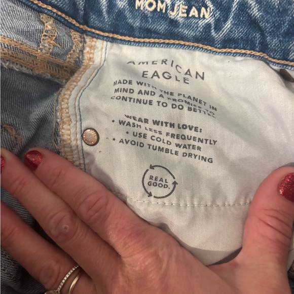 AE Mom Jeans size 00 short - Picture 4 of 4